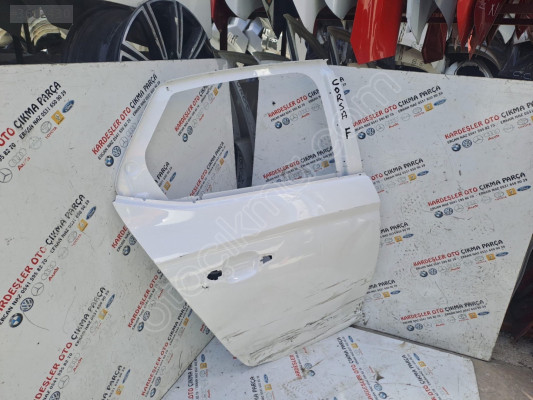 Opel Corsa f sağ arka kapı (az hasarlı)