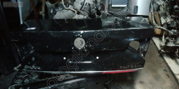 Skoda SüperB 2014 bagaj kapağı çıkma