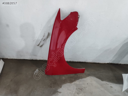 2013/2019 AUDİ A3 HB KIRMIZI SAĞ ÖN ÇAMURLUK ORJINAL BOYASIZ