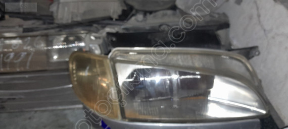 Peugeot Partner 2000 model ön far