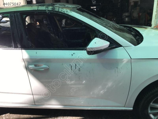 SKODA SCALA 2017 2024 SAĞ ÖN KAPI 657831052