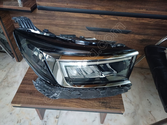 Opel grandland x çıkma orijinal sağ ön far
