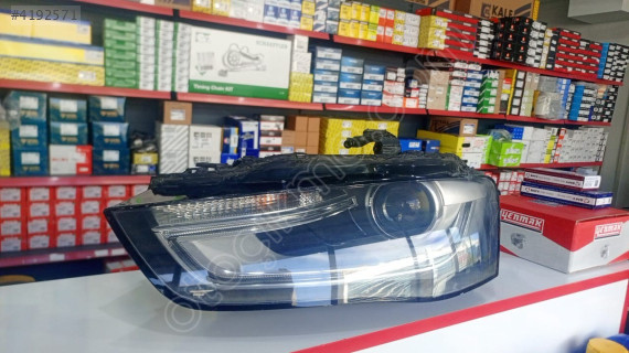 Audi A4 2013 Sol far