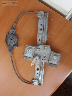 Ford Fiesta Sağ Arka Kapı Cam Krikosu