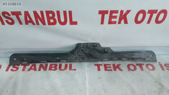 FORD FİESTA BRAKET ARKA TAMPON ORTA 8A6117B861
