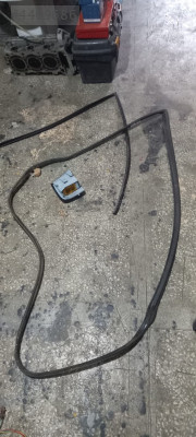 Mitsubishi Carisma sağ ön kapı direk çerçeve fitili