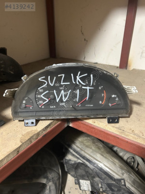 Suzuki swift gösterge paneli