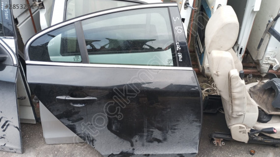 VOLVO S60  SAĞ ARKA KAPI