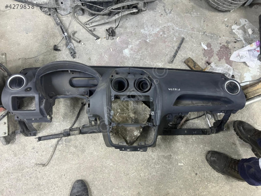 FİESTA TORPİDO GÖĞÜS VE FİESTA TÜM ÇIKMA PARÇALAR