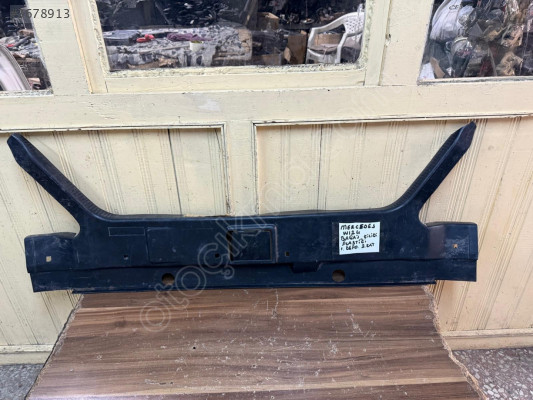 MERCEDES W124 BAGAJ KİLİDİ ÜST PLASTİĞİ ORJİNAL ÇIKMA