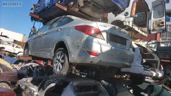 Hyundai Accent blue kasa kupa