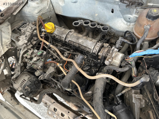 Renault kangoo 1.9 D komple motor ve yarım motor