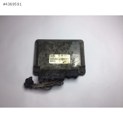 Volkswagen Golf 1.8 Motor Beyni 0261204673 06A906018R