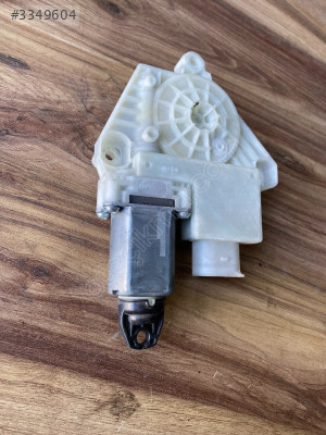 BMW G30 G31 520 530 KAPI CAM MOTORU ÇIKMA ORJİNAL 61355A5C893