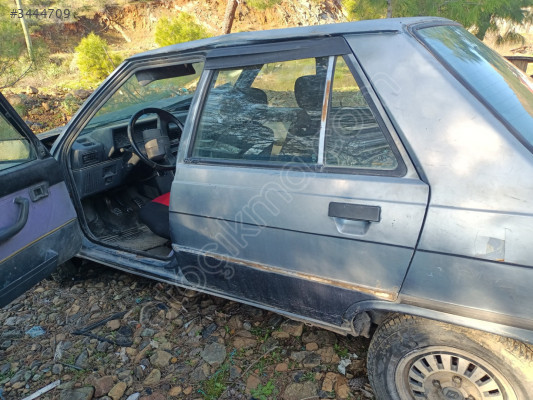 RENAULT R9 SOL ARKA KAPI