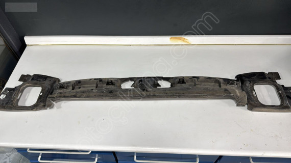 BMW 5 SERİ G30 RADYATÖR ÜST BAKALİTİ 51747383845