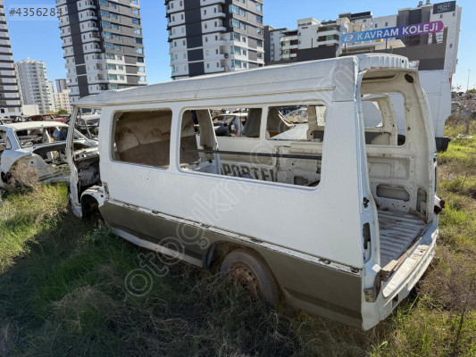 HYUNDAİ H100 SOL ARKA ÇAMURLUK ORJİNAL ÇIKMA TEMİZ