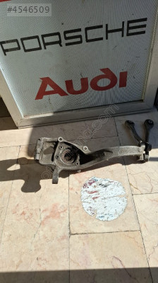 AUDİ A8 SOL ÖN TAŞIYICI