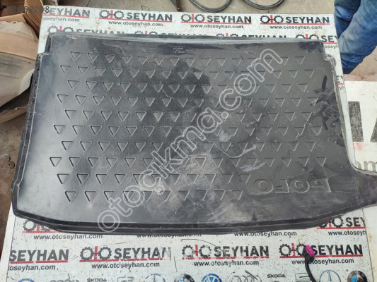 6R0061161 2011 2017 Polo arka bagaj taban kaplaması