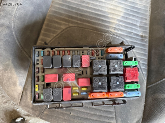 FİAT PUNTO SİGORTA KUTUSU 51775622 Ds