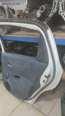 TOYATO YARIS SAĞ ARKA KAPI KONUK OTO 05323167897