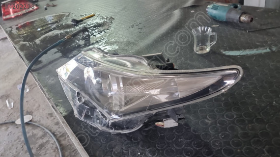 Toyota auris 2013 sol far