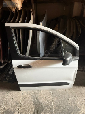 Ford Courier sağ ön kapı dolu beyaz