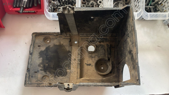 2004-2010 MODEL FORD FOCUS 2 AKÜ KUTUSU ORJ ÇIKMA