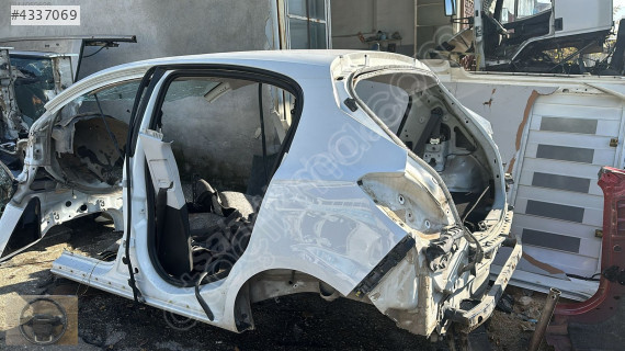 OPEL CORSA E TAVAN ARKA ÇAMURLU KESME TAVAN BURSA MG