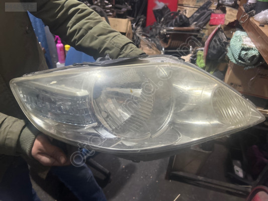 Honda City sağ ön far