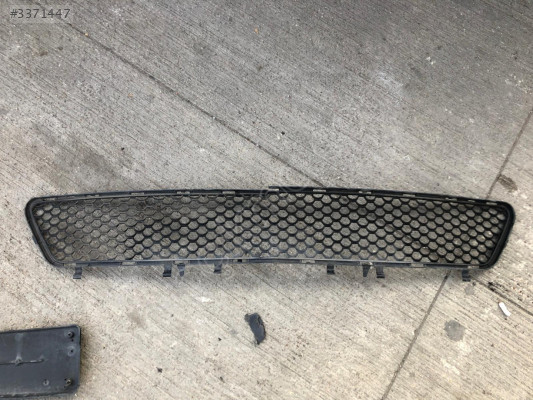 MERCEDES E SERİSİ W212 AMG ÖN TAMPON ORTA IZGARA 2128851253