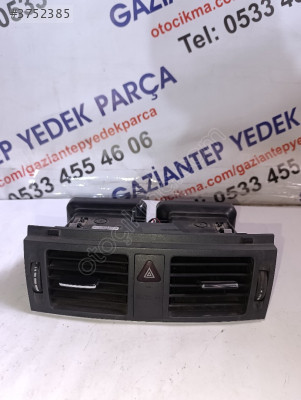 A2048307354 Mercedes Benz W204 Orta Havalandırma Izgarası