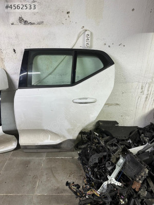 2019 VOLVO XC 40 ÇIKMA ORJİNAL HATASIZ SOL ARKA KAPI