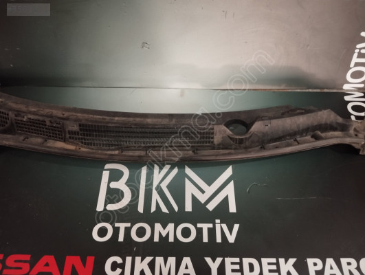 Nissan Qashqai 2007-2013 ön cam ızgarası