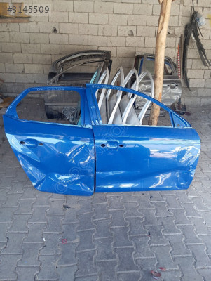 Opel Corsa sağ ön kapı 2018 2024 arası