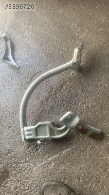 305827302 audi a4 sağ bagaj menteşesi