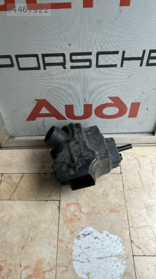 AUDİ A8 HAVA FİLTRE KUTUSU