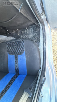 Clio 2 sağ arka iç basamak plastik bakalit