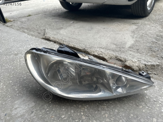 Peugeot 206 sağ ön far samsun efecar oto çıkma efekan uzun