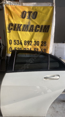 Mercedes A Serisi W176 Model Sol Arka Kapı Çıkma Parçası