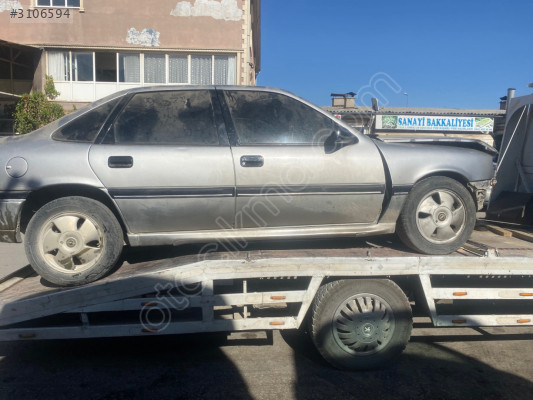 Opel Vectra GT Sağ ön kapı
