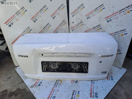 Hyundai accent era arka bagaj kapağı (az hasarlı)