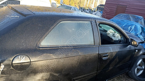 Audi A3 sağ arka kelebek cam 2004 model