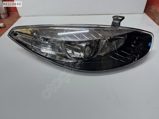 RENAULT FLUENCE SAĞ ÖN FAR SİYAH 2013-2016 SIFIR AYARINDA