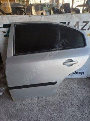 SKODA OCTAVİA SOL ARKA KAPI