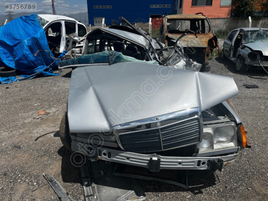 W124 Mercedes 250 D Çıkma Yedek Parçaları