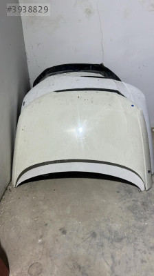 Audi A1 11 18 UFAK HASARLI ORJİNAL ÖN KAPUT
