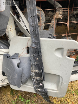 Renault Trafic bagaj eşigi