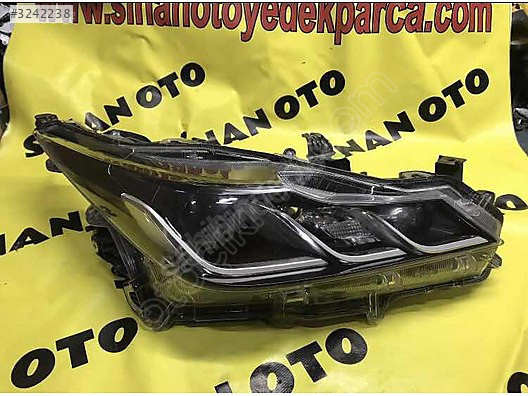 TOYOTA COROLLA SAĞ FAR ORJİNAL ÇIKMA HATASIZ