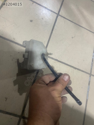 Ford Focus 1 fren yağ haznesi